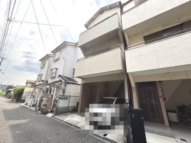 大阪府富田林市東板持町３丁目中古一戸建ての不動産情報です。