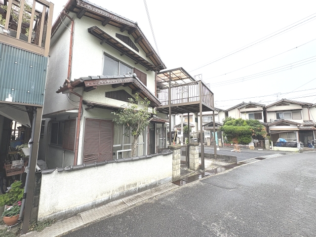 大阪府富田林市東板持町３丁目中古一戸建ての不…