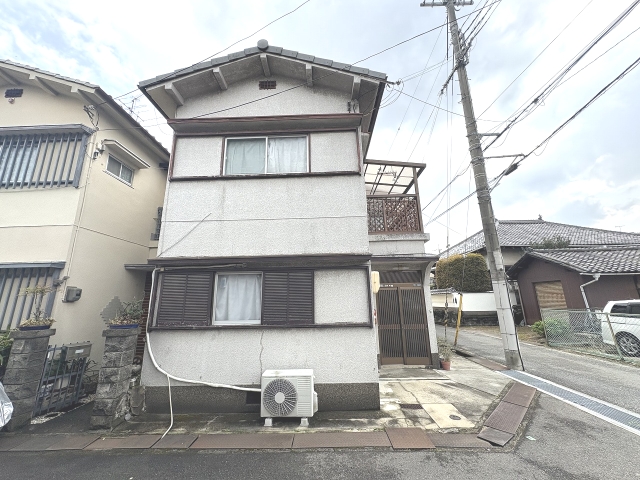 大阪府富田林市西板持町８丁目中古一戸建ての不動産情報です。